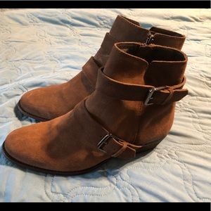 Journee ankle boots size 8 1/2 EUC